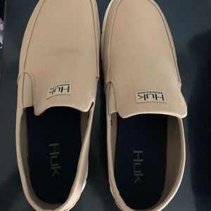 Men’s HUK slip on loafers size 12